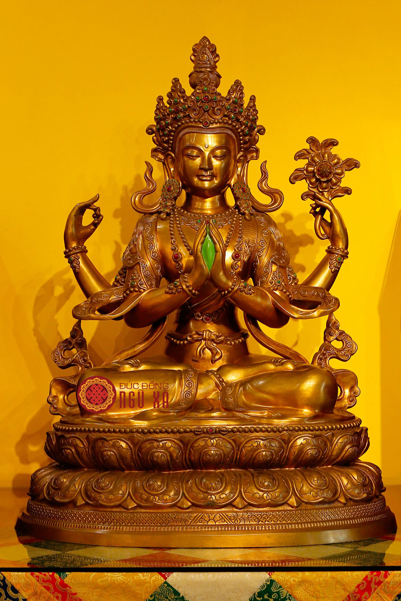 Đức Phật Quan Âm Tứ Thủ